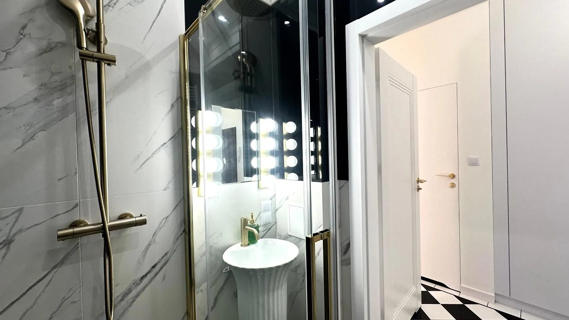Swidnicka Apartment - 200M Main Square - Self Check-In 20H Вроцлав